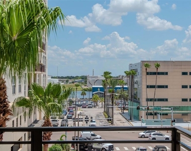 1208 E Kennedy Boulevard - Photo Thumbnail 11