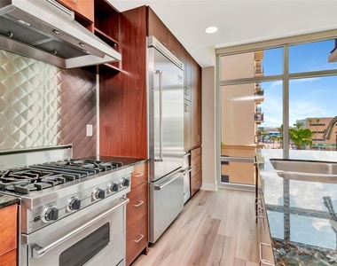 1208 E Kennedy Boulevard - Photo Thumbnail 5