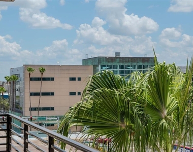 1208 E Kennedy Boulevard - Photo Thumbnail 16
