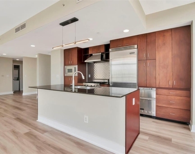 1208 E Kennedy Boulevard - Photo Thumbnail 7