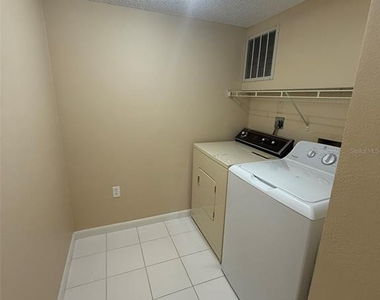 3380 Crystal Court E - Photo Thumbnail 8