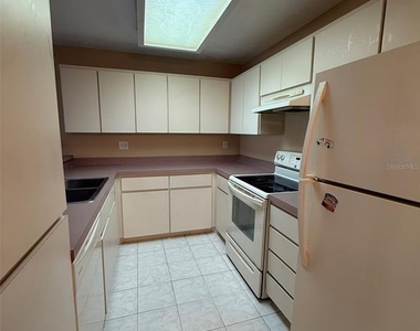 3380 Crystal Court E - Photo Thumbnail 5