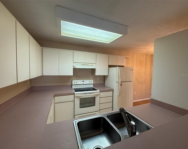 3380 Crystal Court E - Photo Thumbnail 4