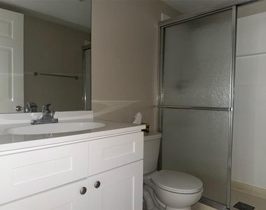 3380 Crystal Court E - Photo Thumbnail 11