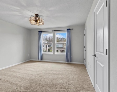4212 Cloud Hopper Way - Photo Thumbnail 23