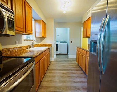 317 W Hanlon Street - Photo Thumbnail 10