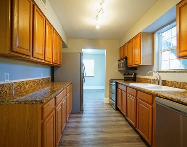 317 W Hanlon Street - Photo Thumbnail 11