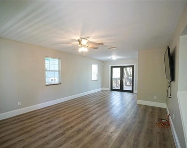 317 W Hanlon Street - Photo Thumbnail 3