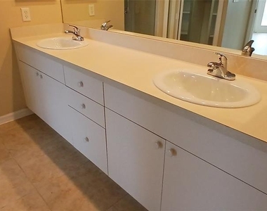 1200 Country Club Drive - Photo Thumbnail 14