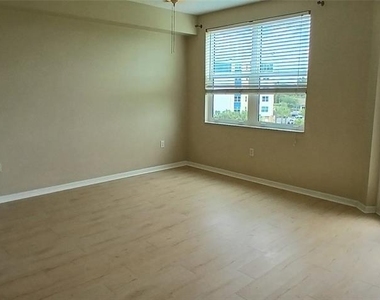 1200 Country Club Drive - Photo Thumbnail 12