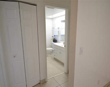 2357 White Oak Circle - Photo Thumbnail 8