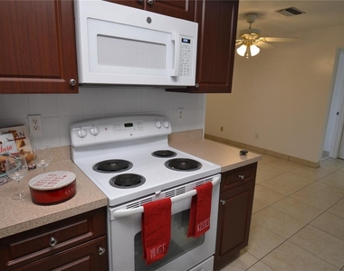 2357 White Oak Circle - Photo Thumbnail 3
