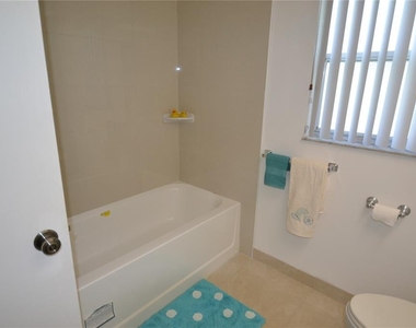 2357 White Oak Circle - Photo Thumbnail 10