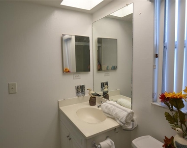 2357 White Oak Circle - Photo Thumbnail 21