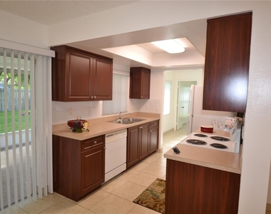 2357 White Oak Circle - Photo Thumbnail 6