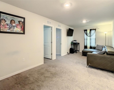 30344 Marquette Ave - Photo Thumbnail 17