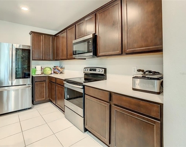 30344 Marquette Ave - Photo Thumbnail 4