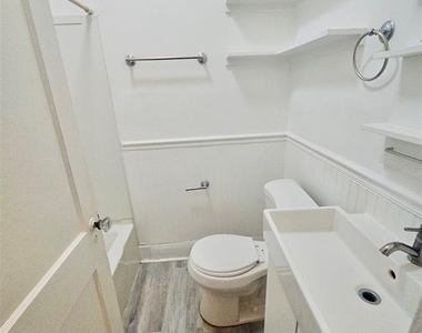 2301 N Jefferson Street - Photo Thumbnail 14