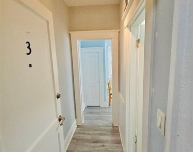 2301 N Jefferson Street - Photo Thumbnail 3