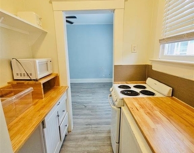 2301 N Jefferson Street - Photo Thumbnail 11