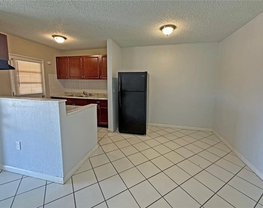 2 N Fernwood Avenue - Photo Thumbnail 2