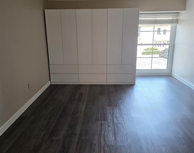 507 Plaza Seville Court - Photo Thumbnail 26