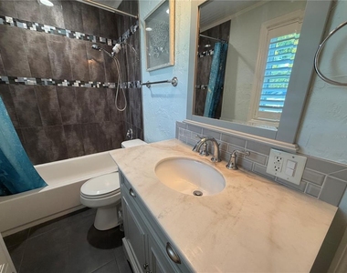 4985 Cobia Drive Se - Photo Thumbnail 8