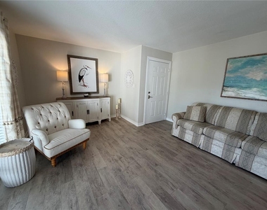 4985 Cobia Drive Se - Photo Thumbnail 6