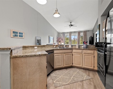 1039 Normandy Trace Road - Photo Thumbnail 10