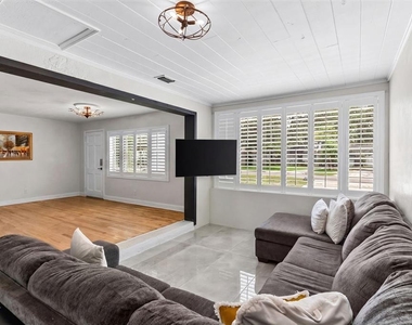4104 W Knights Avenue - Photo Thumbnail 6
