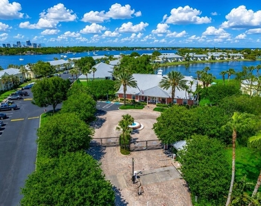 3889 Pompano Drive Se - Photo Thumbnail 61