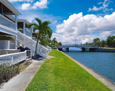 3889 Pompano Drive Se - Photo Thumbnail 40