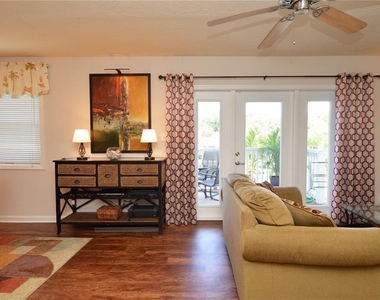 3889 Pompano Drive Se - Photo Thumbnail 15