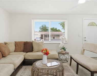 6338 Aberdeen Ave - Photo Thumbnail 8