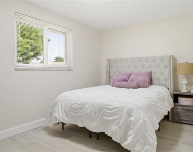 6338 Aberdeen Ave - Photo Thumbnail 10