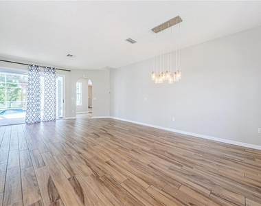 4801 Augusta Avenue - Photo Thumbnail 3