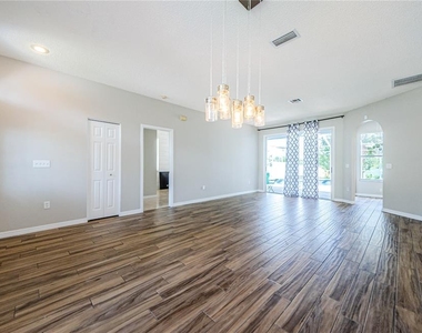 4801 Augusta Avenue - Photo Thumbnail 4