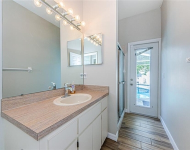 4801 Augusta Avenue - Photo Thumbnail 6