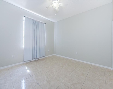 4801 Augusta Avenue - Photo Thumbnail 9