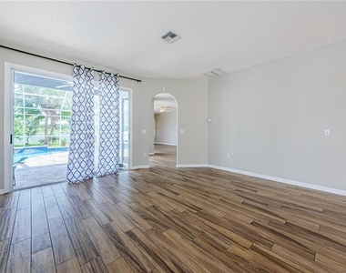 4801 Augusta Avenue - Photo Thumbnail 13