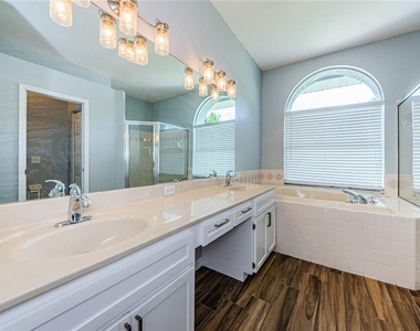 4801 Augusta Avenue - Photo Thumbnail 15