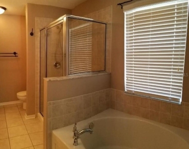 2841 Girvan Drive - Photo Thumbnail 19