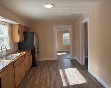 2514 W Saint John Street - Photo Thumbnail 12