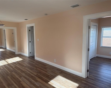 2514 W Saint John Street - Photo Thumbnail 6