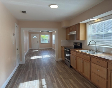 2514 W Saint John Street - Photo Thumbnail 1
