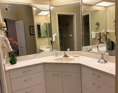 7974 Sailboat Key Boulevard S - Photo Thumbnail 14
