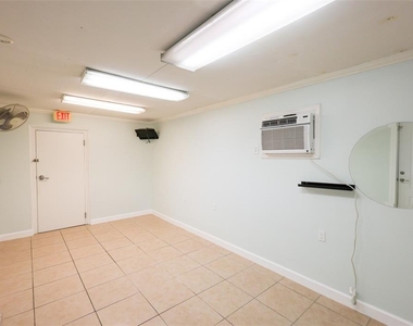 3104 W North A Street - Photo Thumbnail 8