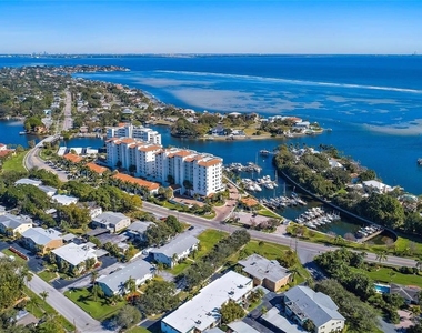 1325 Snell Isle Boulevard Ne - Photo Thumbnail 41