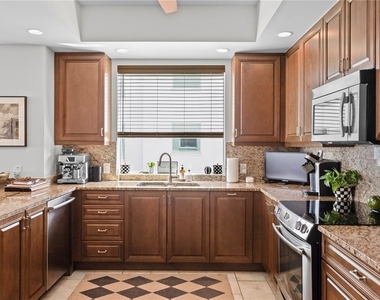 1325 Snell Isle Boulevard Ne - Photo Thumbnail 25
