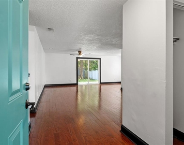 12419 Hidden Brook Drive - Photo Thumbnail 4
